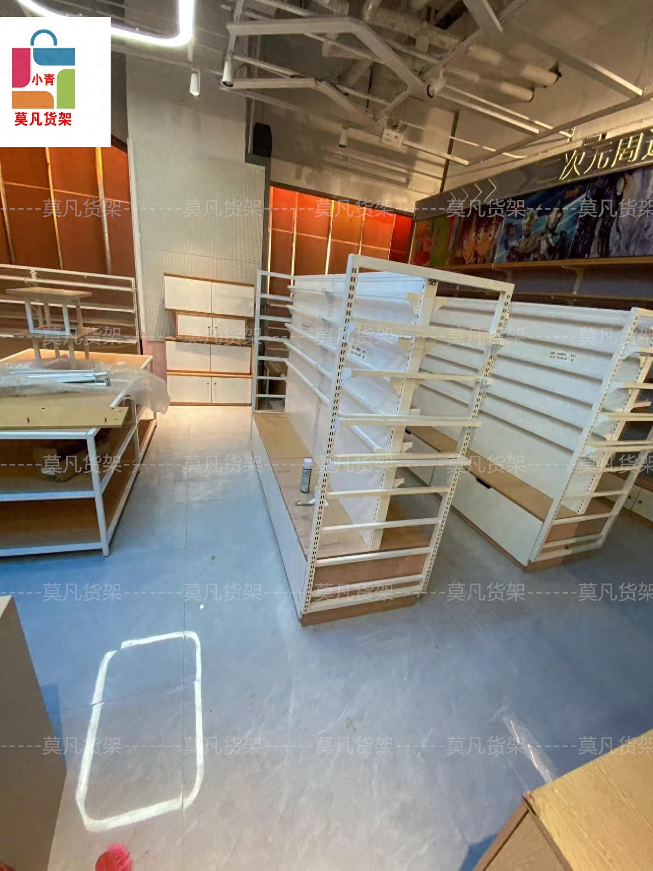 十元精品店百货货架结构与陈列空间博弈