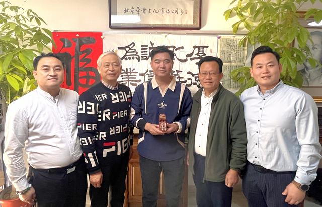 方寸之间见天地	，铁笔生花铸华章—记篆刻大家李羊民华业文化雅集