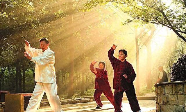 立冬以后，练太极的拳友注意了！当心练出一身病！