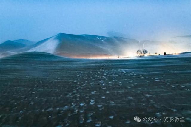 【敦煌第二场雪】月牙泉风雪交加景致极为震撼