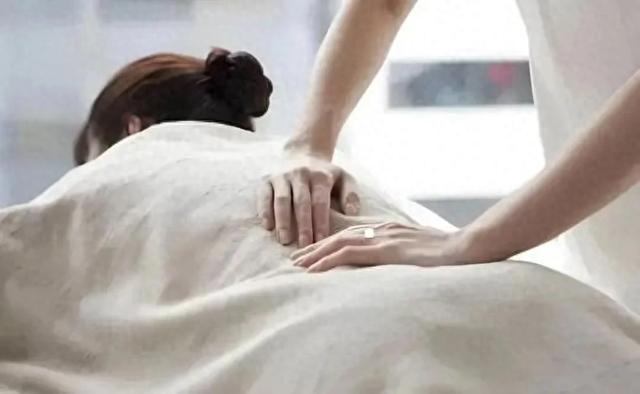 神经性脚臭怎么治疗用药（神经性脚臭有救了这方法让异味当场消）