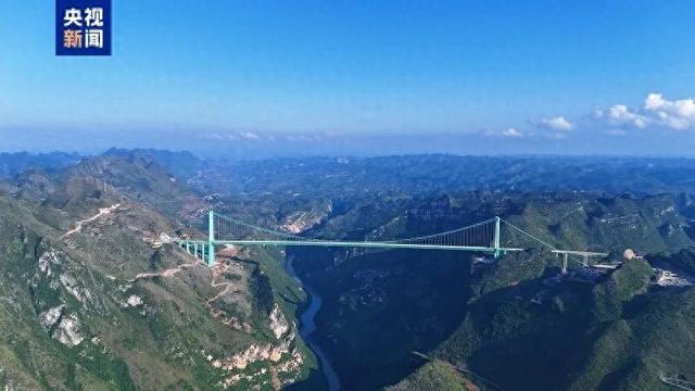 “横竖都是世界第一”的花江峡谷大桥成顶流景点，国庆假期车辆已约满，文旅局：每天游客过万，建议错峰前来