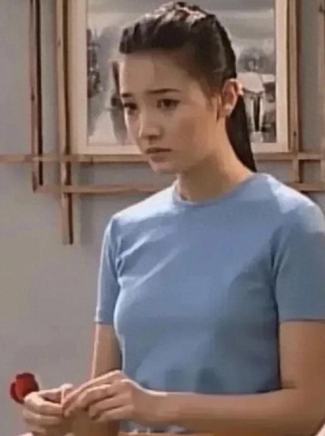 年轻时的宋佳真漂亮五官俊俏，和现在的变化怎么那么大