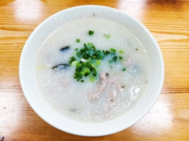 肉粥的烹饪方法（超简单两步打造嫩滑不腥的瘦肉粥）