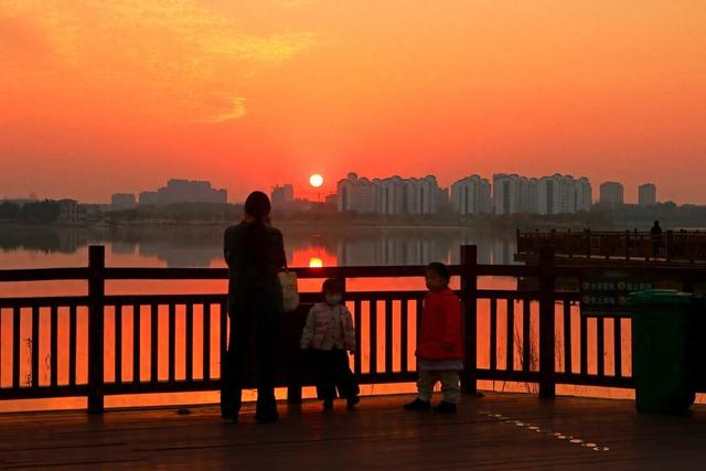 商视界｜柘城容湖：初冬落日泼洒橙红