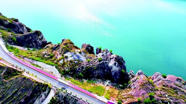 旅游公路驶过“浪浪山” 穿梭忻州访古建览山河
