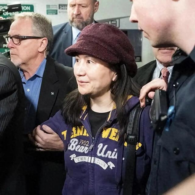 富国银行美籍华裔女高管被拒出境，回看孟晚舟徐泽伟事件