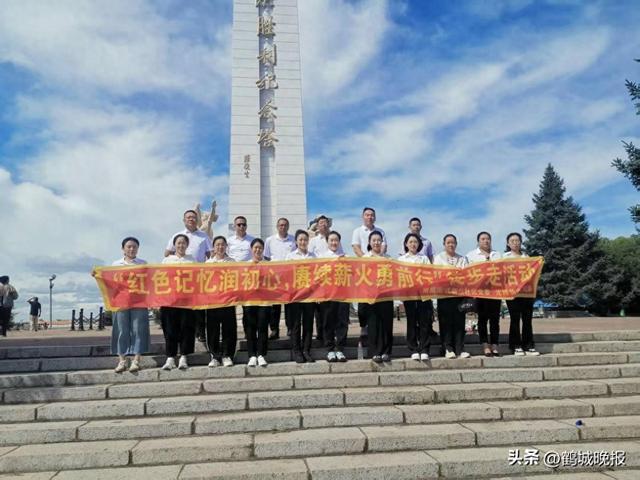 南航街道新联社区：徒步忆峥嵘 初心映红心