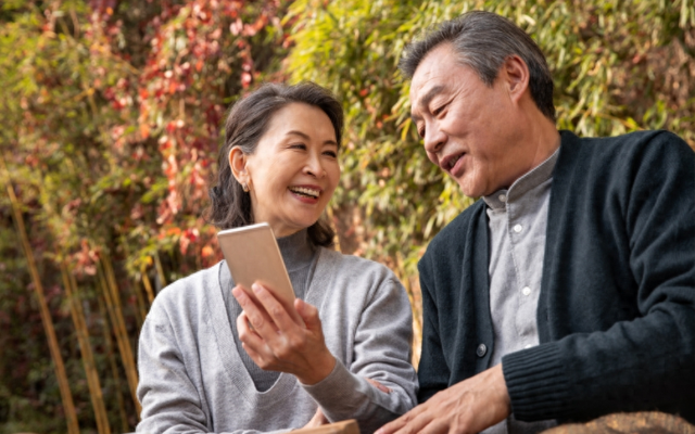 花样视频ios破解版（当银发族遇上短视频数字敬老不是独角戏新京报评论）