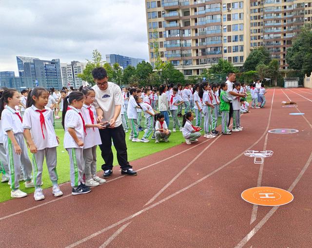 云岩区2025年全国科普月系列活动启动