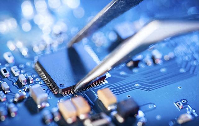 中、美、欧、日等纷纷行动，ASML公开表态，外媒：唯独中国不可以