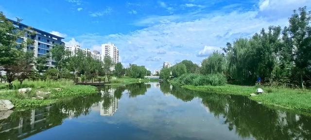 自然之美！仲虺湖雨后蓝天白云上线 云卷云舒美如画卷！