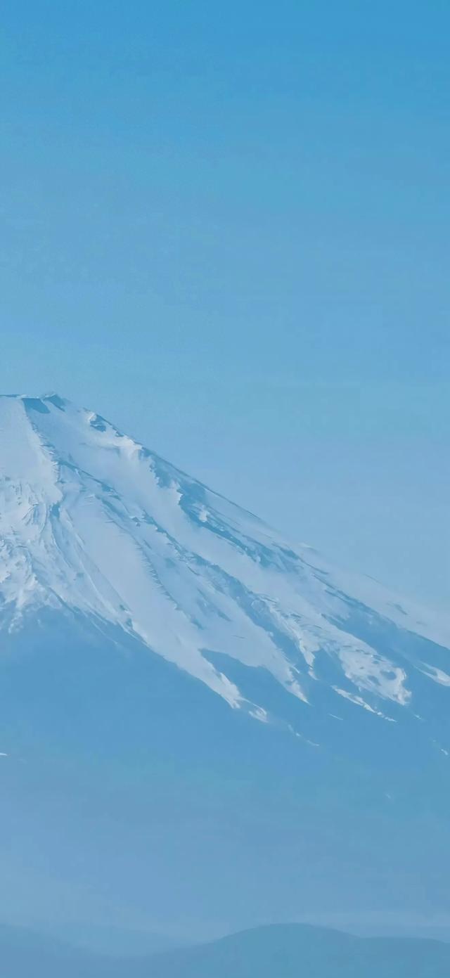 壁纸| 希望我们都能成为自由又自律的人