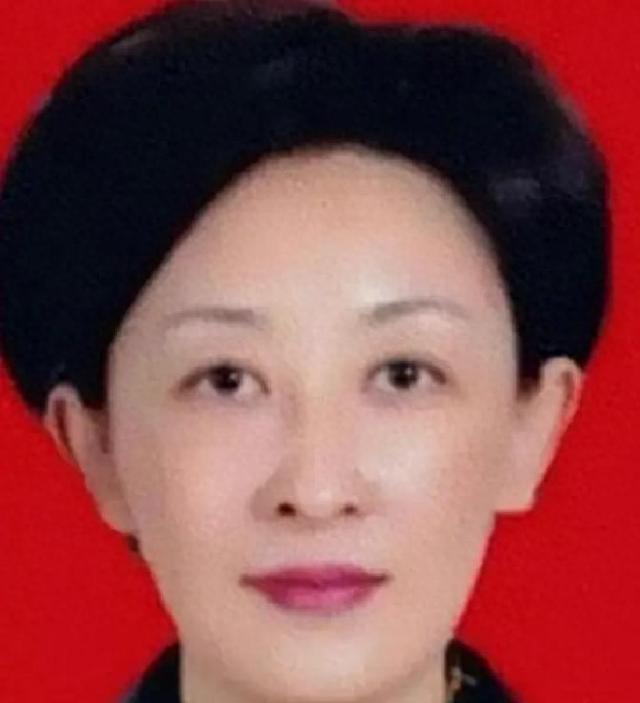 又揪出来一个巨贪，金额高达9.7亿，首富夫人郝斌跨境逃亡失败了