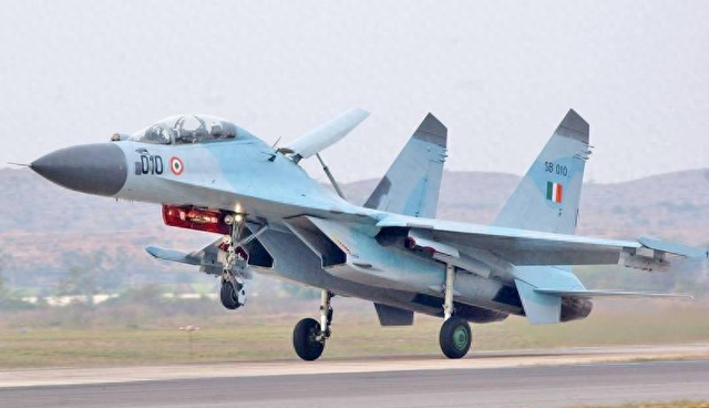 攻不了守不住，在西藏上空被印度空军足足欺负了40年的中国空军