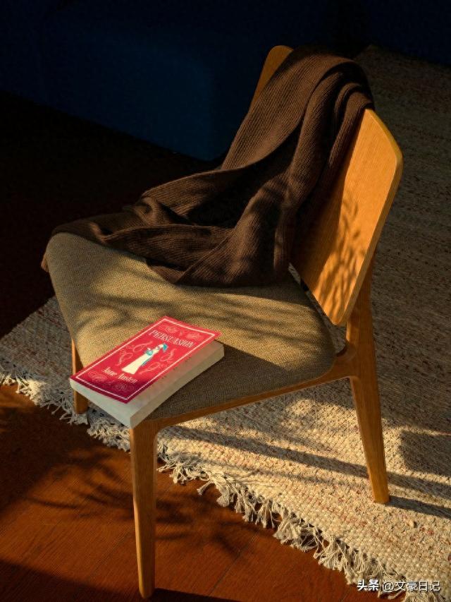 从细节去观察一件事物，一个人，更能接近本质