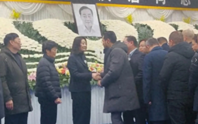 宗庆后遗产案再曝猛料：三房管家貌不惊人，所生子竟由二房抚养？
