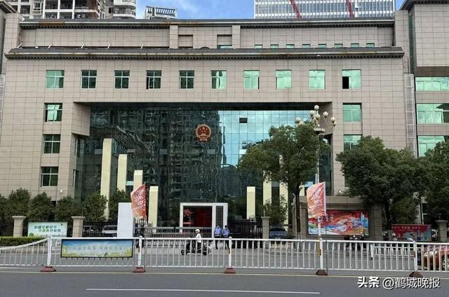 12 岁女孩遭虐致死案二审细节：继母推卸责任给生父，生父还在为继母求情
