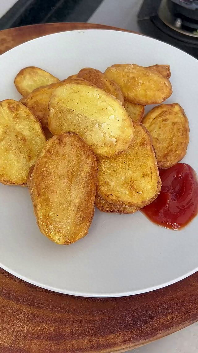 家常炸土豆块怎么做（消化太快）