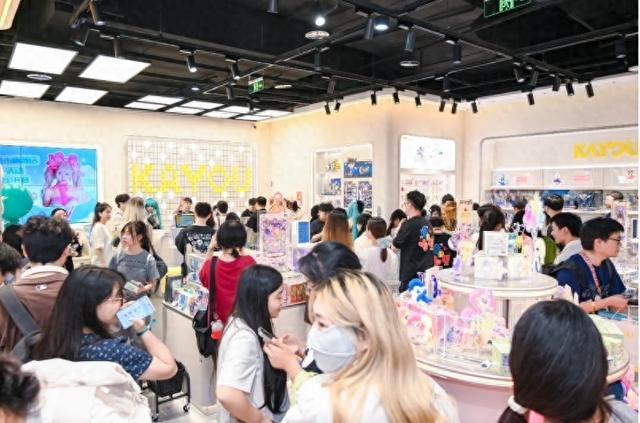 西南首家！卡游重庆城市旗舰店国庆启幕，引领区域潮流消费新升级