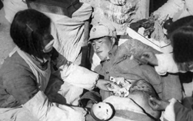 100名女兵被日军围剿，聂荣臻严令杨成武：率700人打光也要救出来