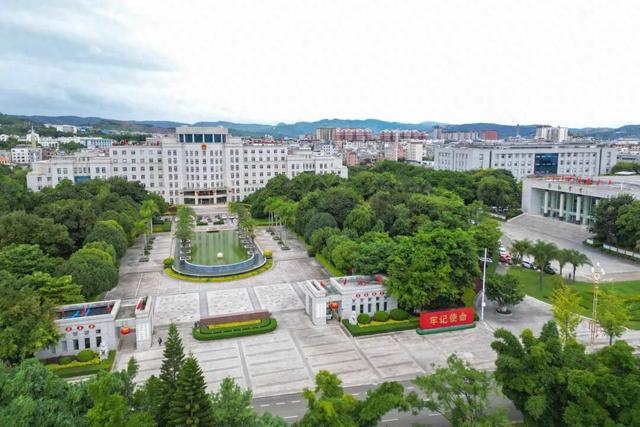 红了！弥勒国庆氛围已拉满，喜迎八方客！