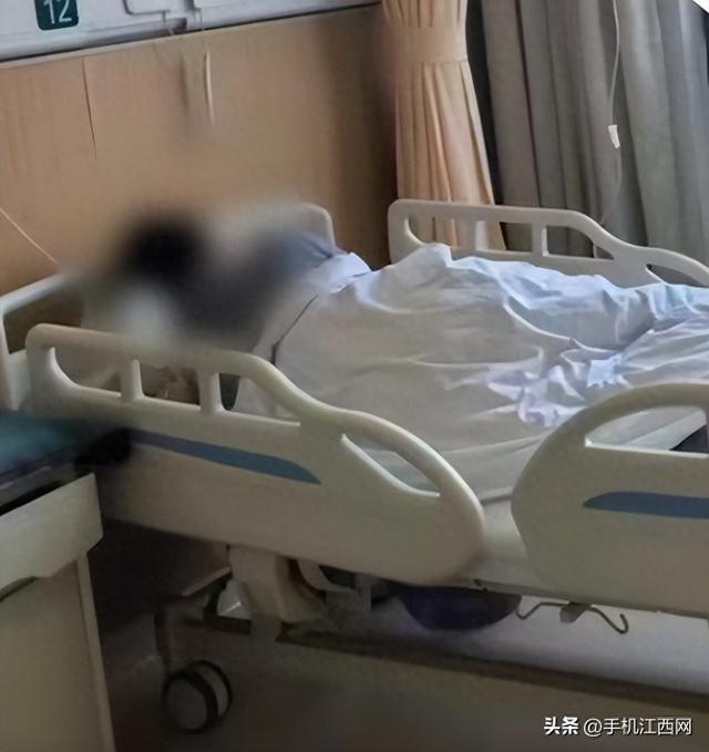 山西吕梁一学生在校门口被多人殴打：施暴方替女同学出气，3人被行拘