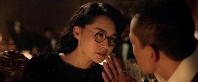 她一生 “风流成性、老少通吃”，撩汉无数，现如今56岁却依旧单身