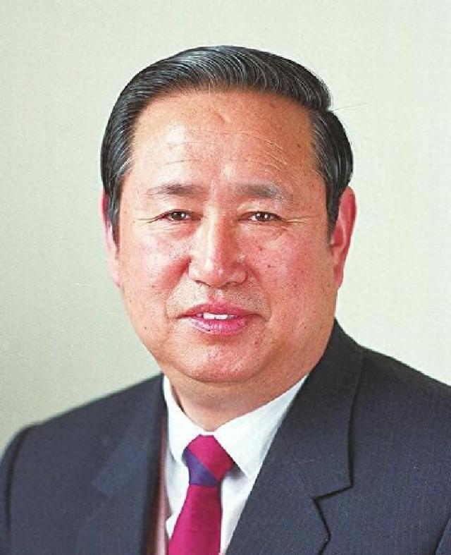 姜春云：57岁担任山东省长，58岁任山东省委书记，65岁担任副总理