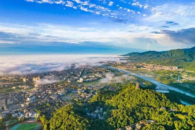 都江堰:山水清凉,生活正好