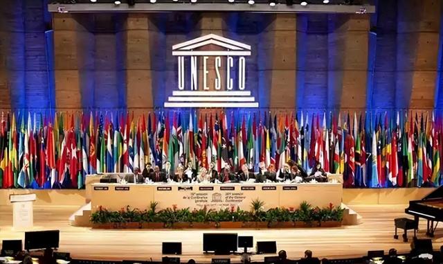 哈马斯宁死不缴械！特朗普强硬派兵进驻加沙，以色列竟成最后赢家