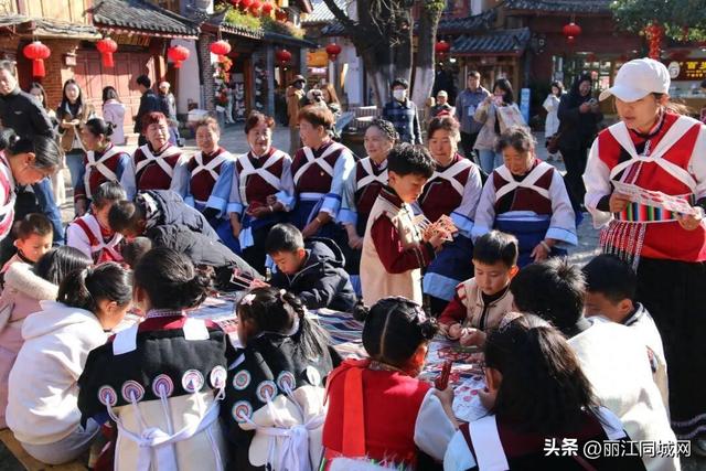 提灯走古巷 丽江古城邀你共赴元宵之约