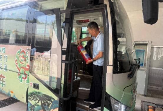 不断优化 “泰山VIP观日出专线旅游车” 提升游客旅游体验