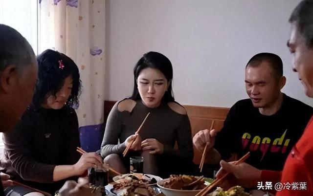 真爱还是接盘侠？41岁香港艳星现下嫁山东农村，曾不雅照片满天飞