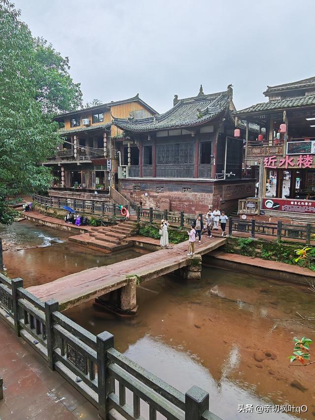 四川雅安雨城区：历史文化名镇上里，大熊猫基地碧峰峡