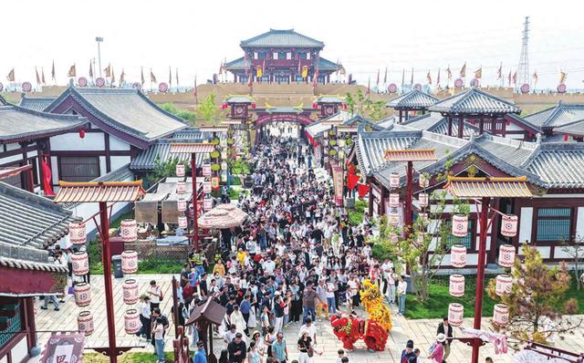 文化大戏聚人气 特色场景育商机 全市双节文旅市场热力十足
