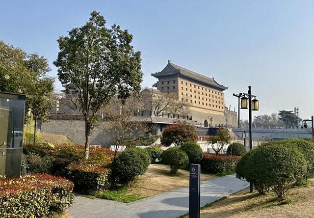 西安环城西苑春意盎然 古城春色入画来