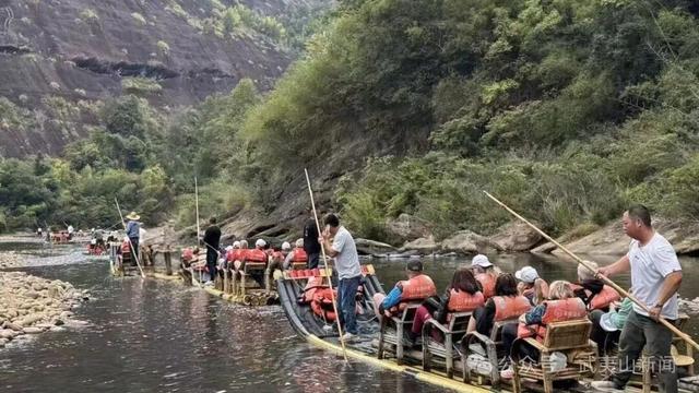 外国旅行团探秘武夷山 沉浸式感受文化与自然双重魅力