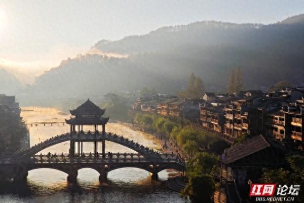 岁暖时刻丨沱江畔秋末初冬的缱绻时光