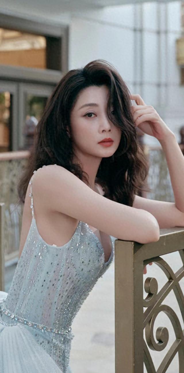 娱乐圈最丰满的6位女星，美的各有千秋，她们的身材也太犯规了