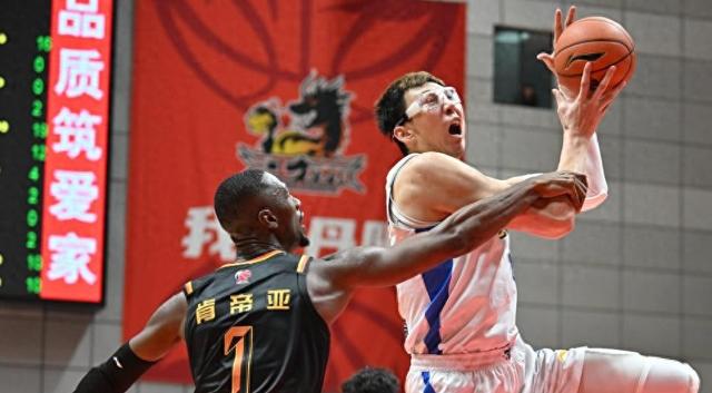 CBA新赛季最荒唐一幕！北京队损招坑惨篮协：潜力赛秒变老年赛？