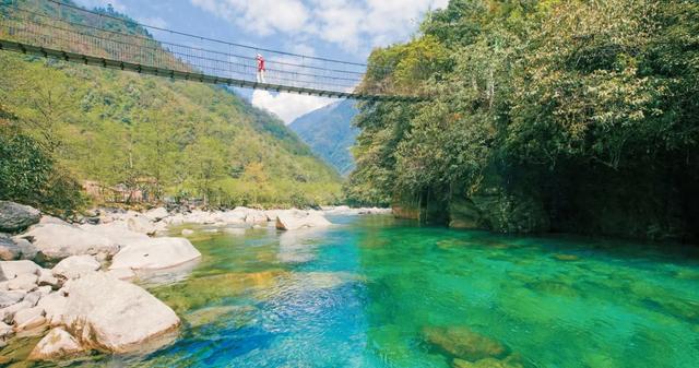 这才是大自然的高定！独龙江限定“翡翠绿”上新