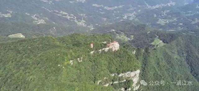 秭归长阳巴东交界的香龙山，香火旺盛，那里风景怎样？会开发么？