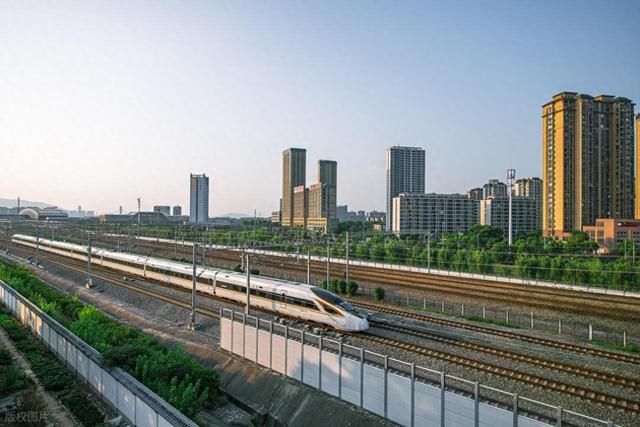 去过的人都说走早了！这6座高铁直达的小城，才是清明踏青天花板