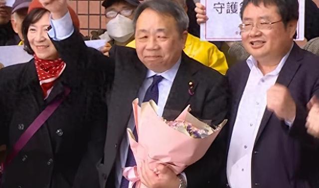 石平访台引发连锁反应	，中方出台对日新措施，日方提出严正交涉