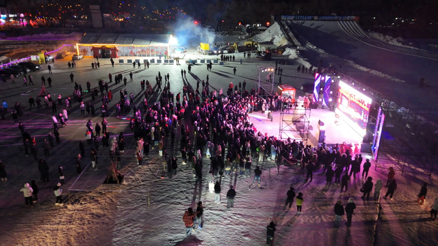 第五届宾县二龙湖冬捕季 电音、焰火引爆全民冰雪狂欢