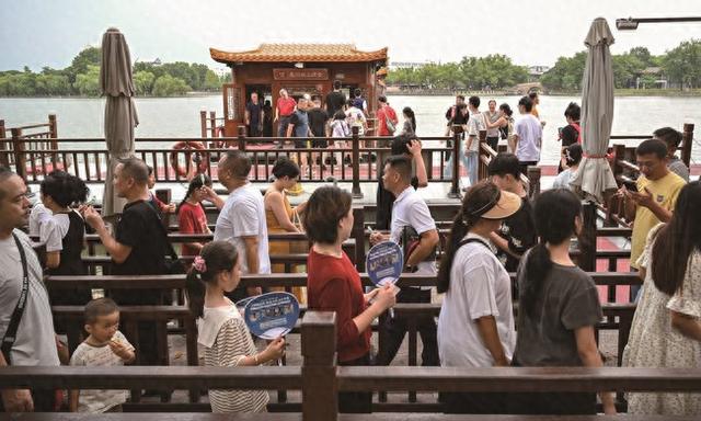 旅游热度持续攀升