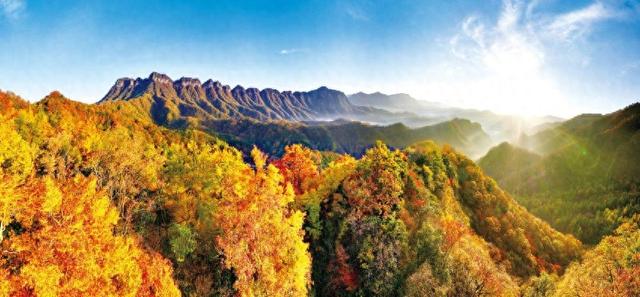 文武巴中：万山红遍多诗意，赛事满城多活力