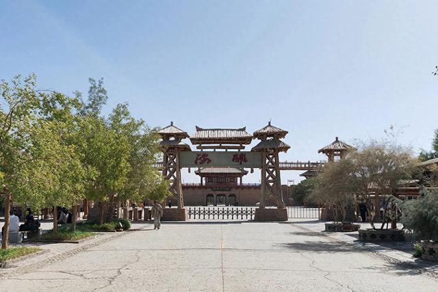 敦煌之旅:立于阳关感受寂静震撼