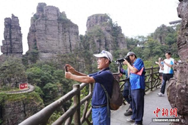 桂林⇌韩国仁川航线国庆正式复航 韩国旅游业界盛赞广西山水